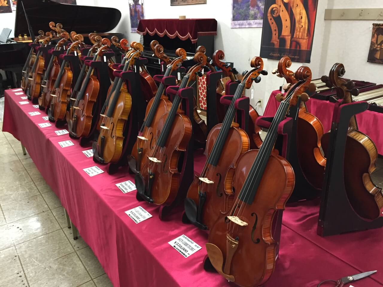 ストリングスフェア展示風景